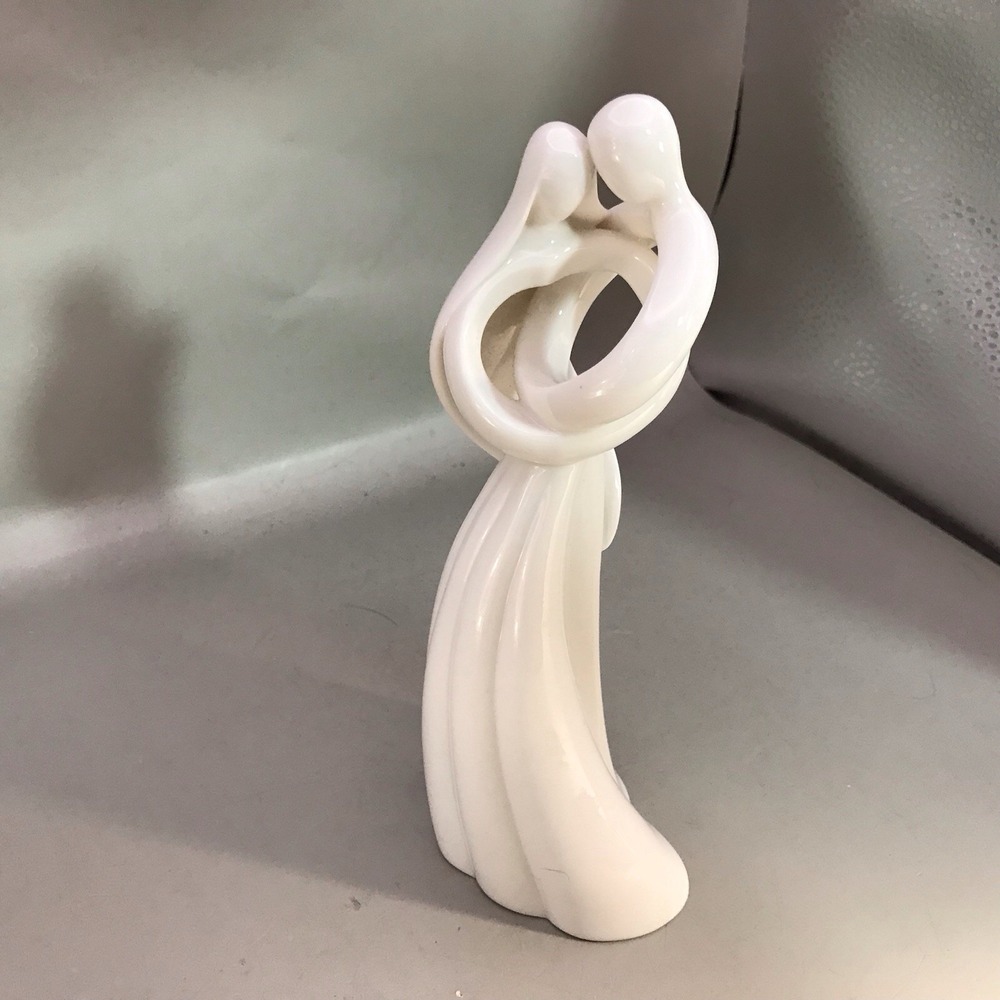 1999 Enesco CIRCLE OF LOVE Kim Lawrence ALWAYS Figurine 7.1" tall x 2" x 2.8"